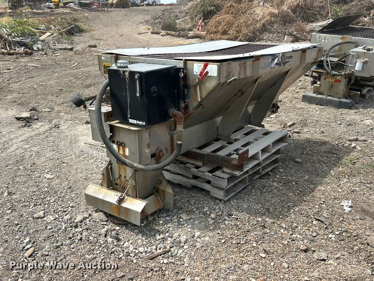 image for item FT6100 Swenson salt spreader