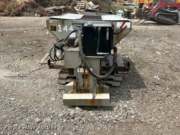 image for item FT6100 Swenson salt spreader