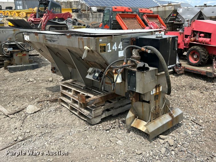 image for item FT6100 Swenson salt spreader