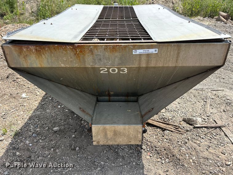 image for item FT6100 Swenson salt spreader