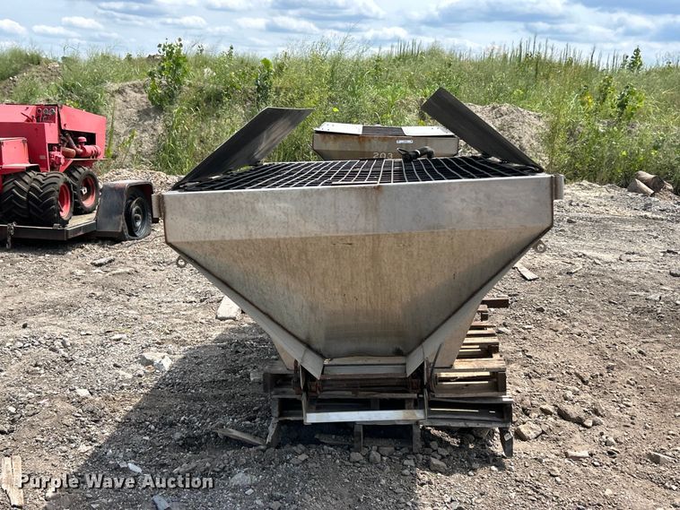 image for item FT6101 Western Ice Breaker salt spreader