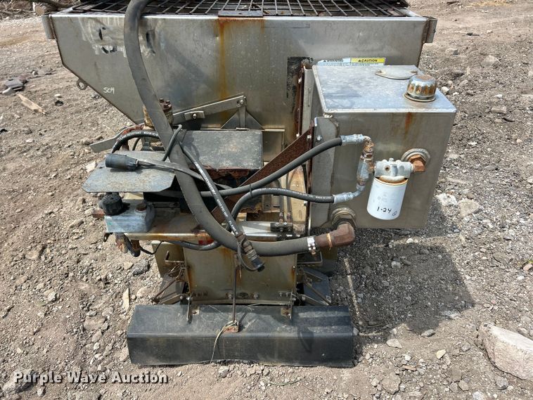 image for item FT6101 Western Ice Breaker salt spreader