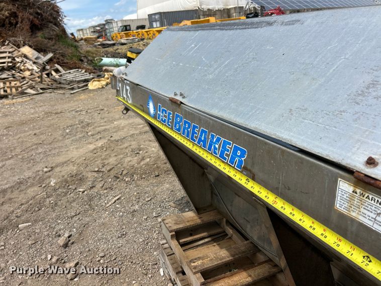 image for item FT6101 Western Ice Breaker salt spreader