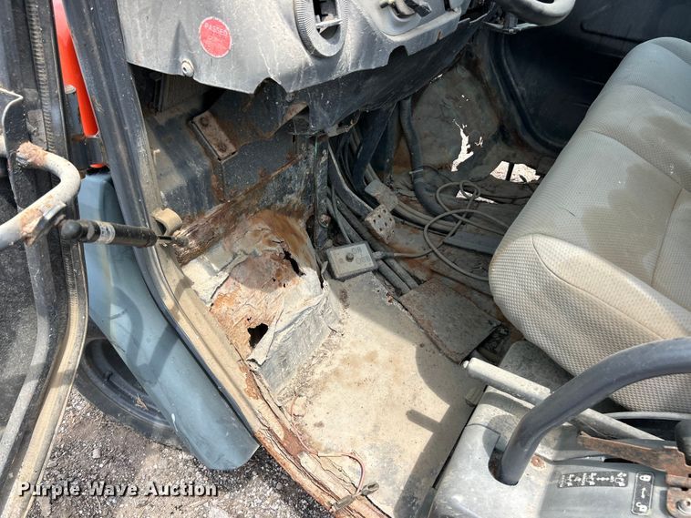 image for item FT6102 2001 Kubota RTV1100 utility vehicle