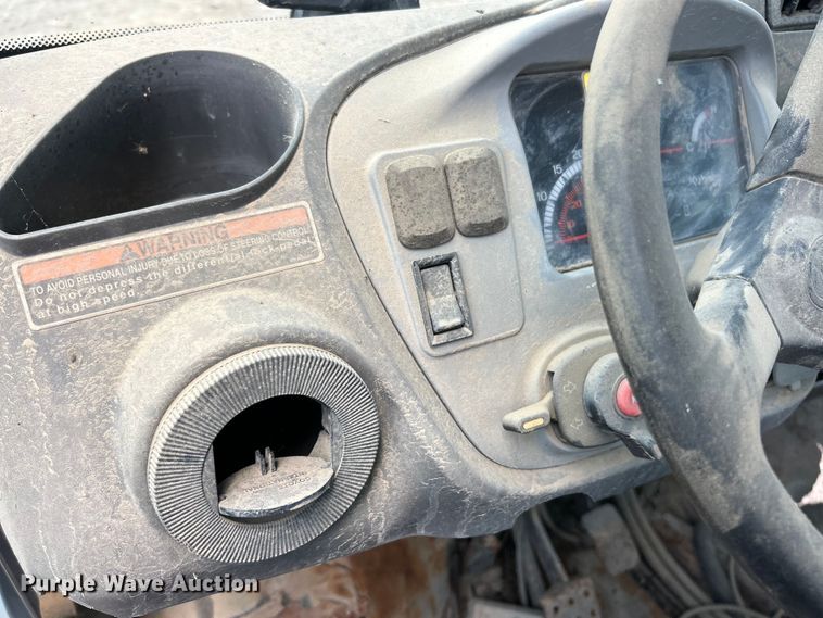 image for item FT6102 2001 Kubota RTV1100 utility vehicle