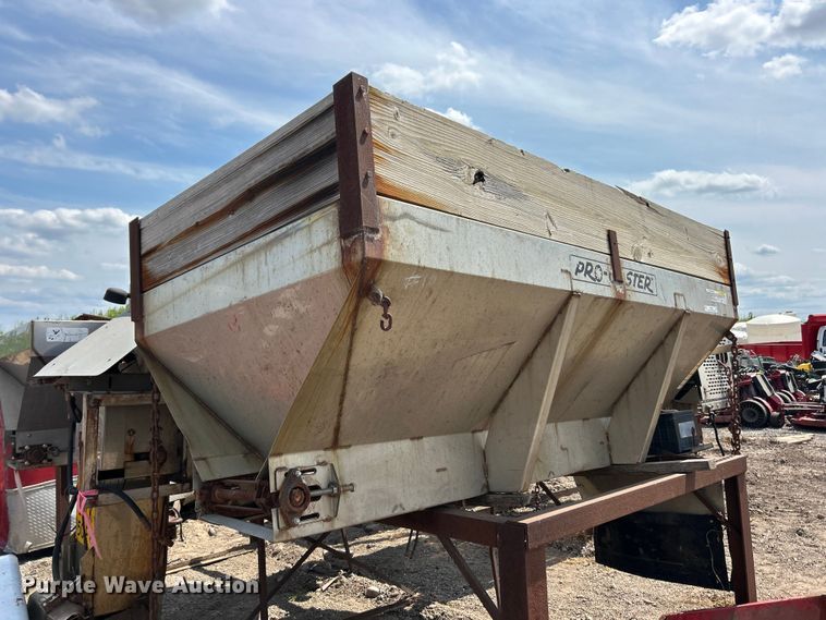 image for item FT6104 (3) salt spreaders