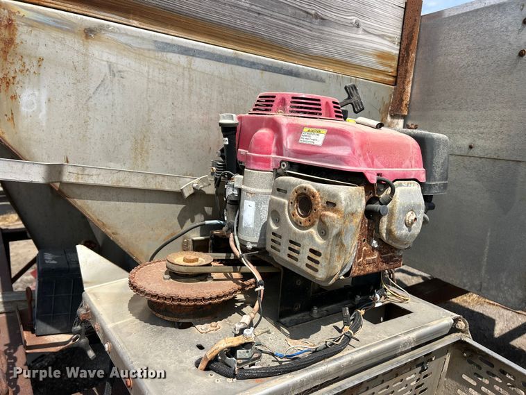 image for item FT6104 (3) salt spreaders