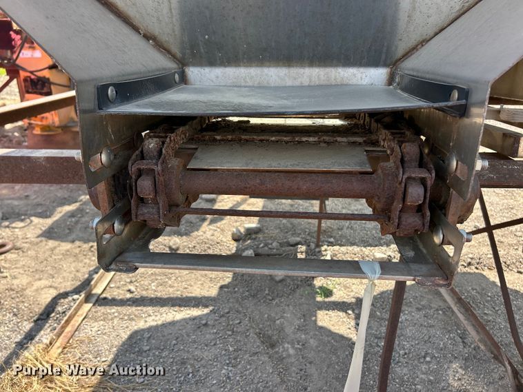 image for item FT6104 (3) salt spreaders