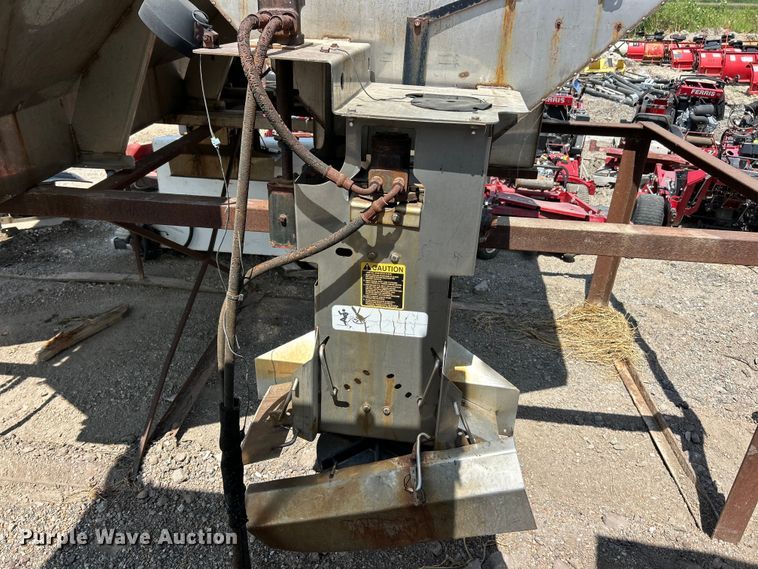 image for item FT6104 (3) salt spreaders