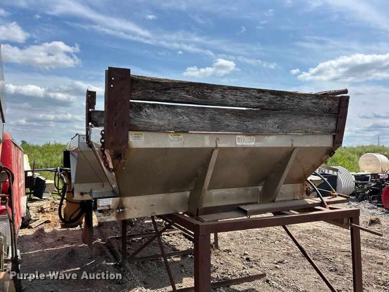 image for item FT6105 (4) salt spreaders