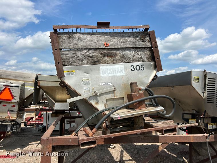 image for item FT6105 (4) salt spreaders