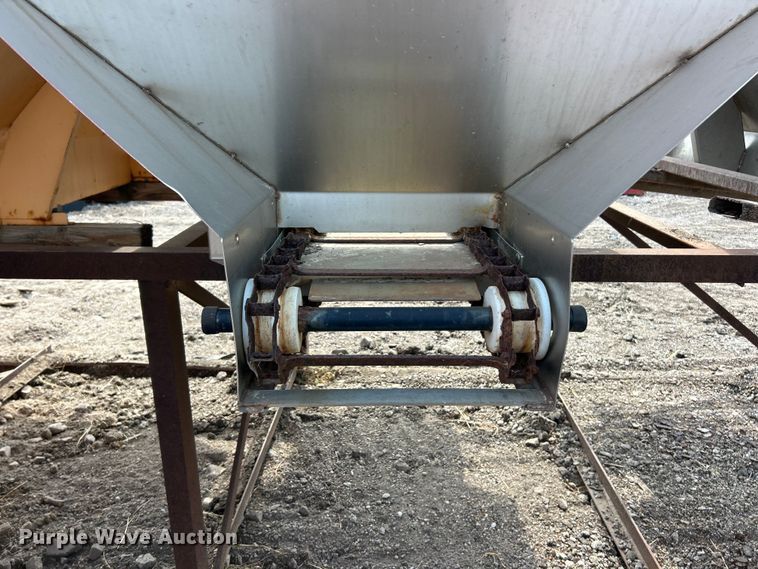 image for item FT6105 (4) salt spreaders