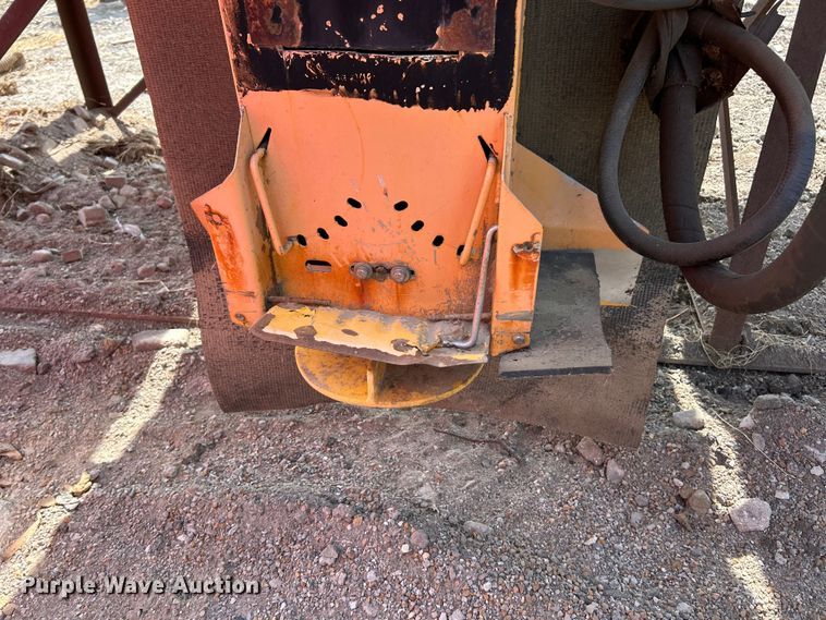 image for item FT6105 (4) salt spreaders