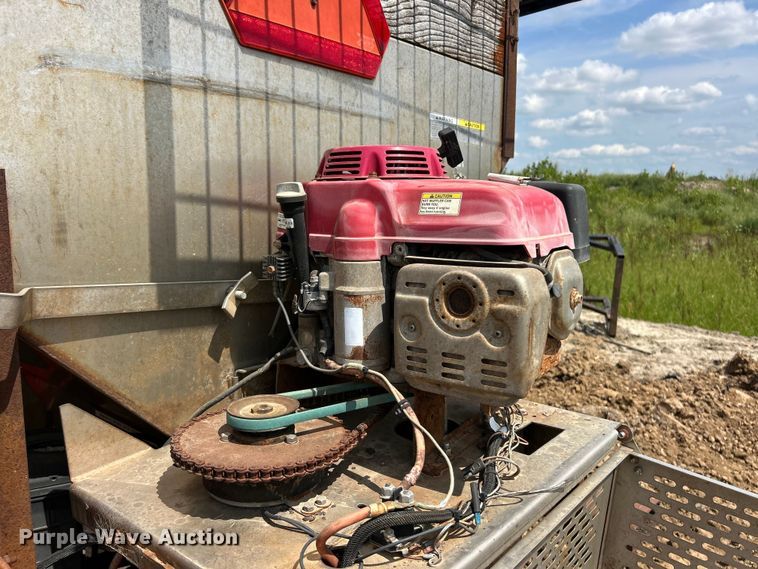 image for item FT6105 (4) salt spreaders