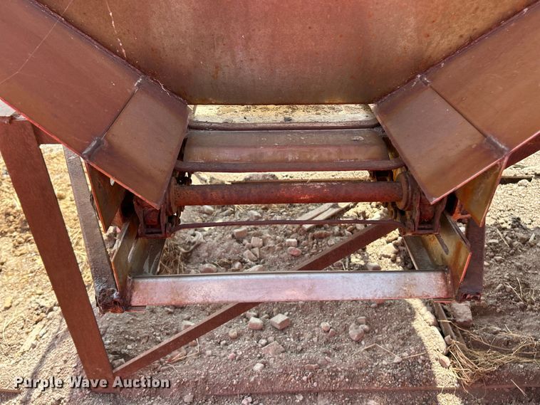 image for item FT6105 (4) salt spreaders