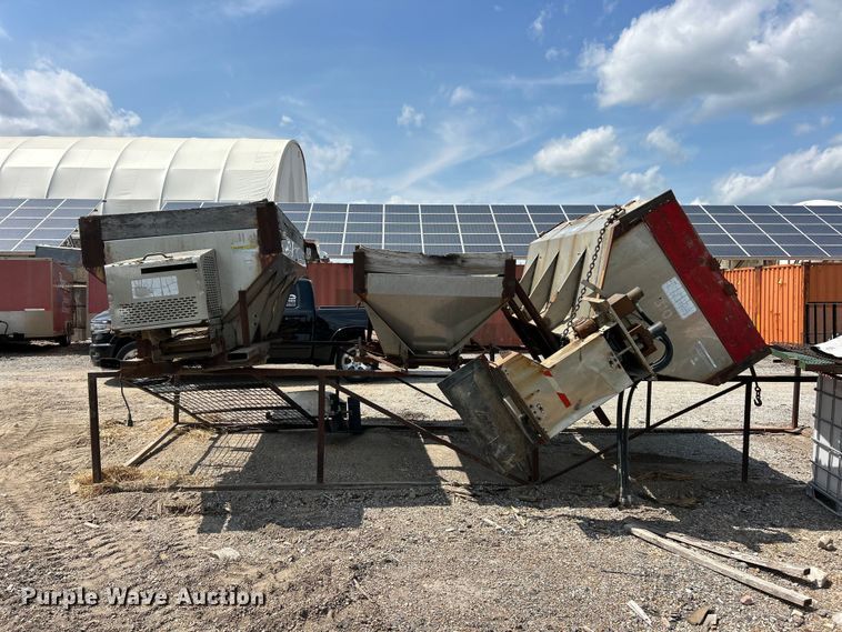 image for item FT6106 (3) salt spreaders