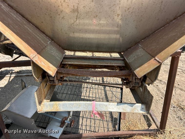 image for item FT6106 (3) salt spreaders