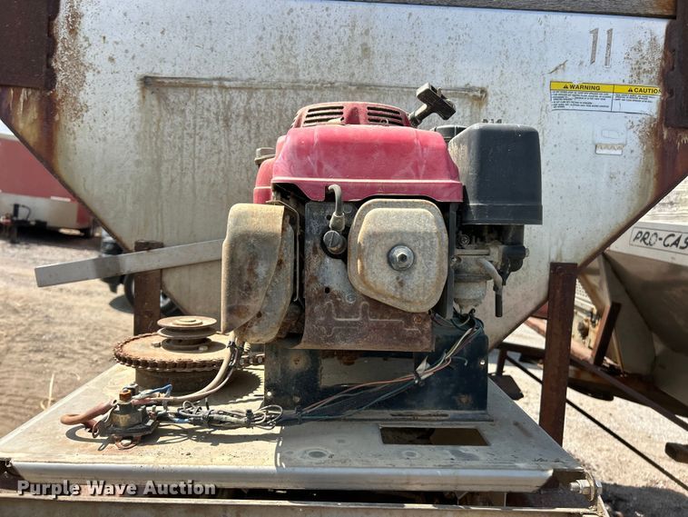 image for item FT6106 (3) salt spreaders