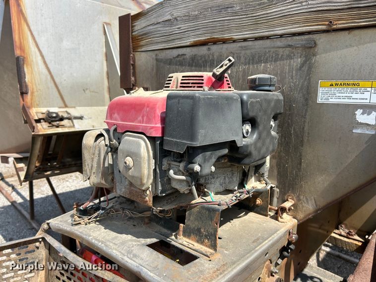 image for item FT6106 (3) salt spreaders