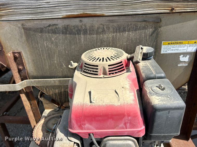 image for item FT6106 (3) salt spreaders