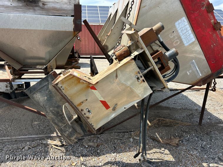image for item FT6106 (3) salt spreaders
