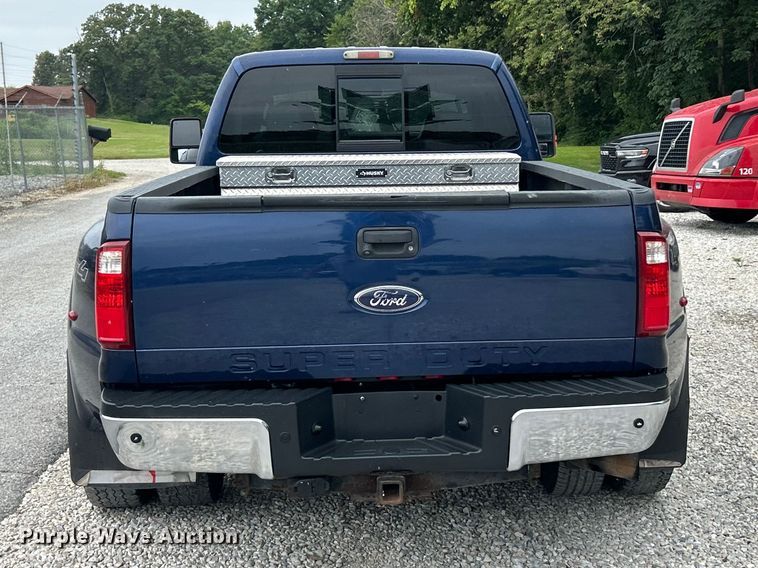 image for item FT6109 2008 Ford F350 Super Duty Lariat Crew Cab pickup truck