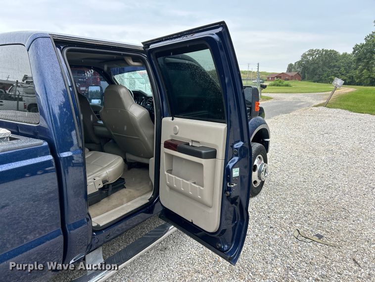image for item FT6109 2008 Ford F350 Super Duty Lariat Crew Cab pickup truck