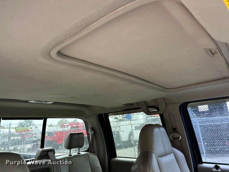 image for item FT6109 2008 Ford F350 Super Duty Lariat Crew Cab pickup truck