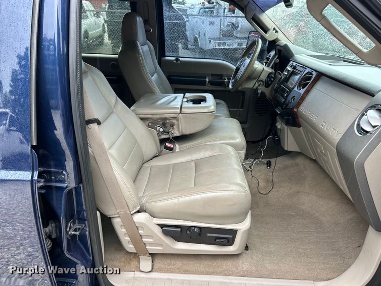 image for item FT6109 2008 Ford F350 Super Duty Lariat Crew Cab pickup truck