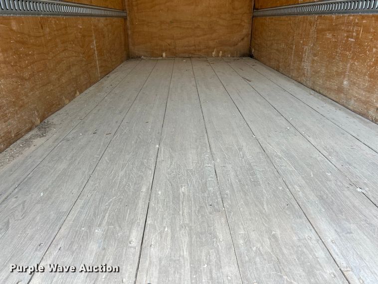 image for item FT6110 2015 Mitsubishi Fuso FE130 box truck