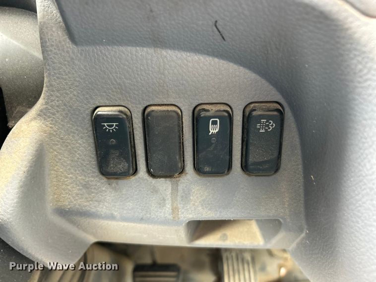 image for item FT6110 2015 Mitsubishi Fuso FE130 box truck