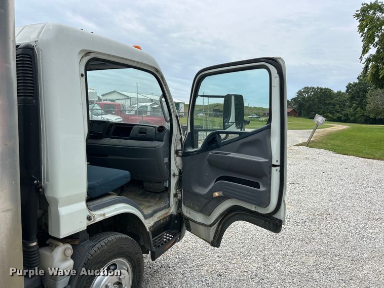 image for item FT6110 2015 Mitsubishi Fuso FE130 box truck