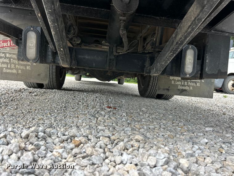 image for item FT6110 2015 Mitsubishi Fuso FE130 box truck