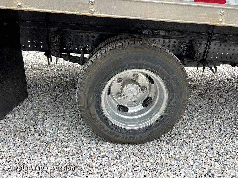 image for item FT6110 2015 Mitsubishi Fuso FE130 box truck
