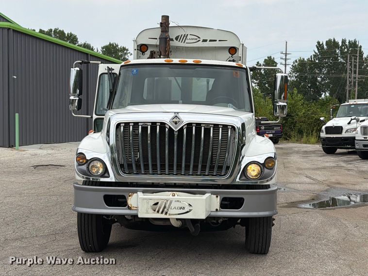 image for item FT6119 2009 International 7400 SBA refuse truck