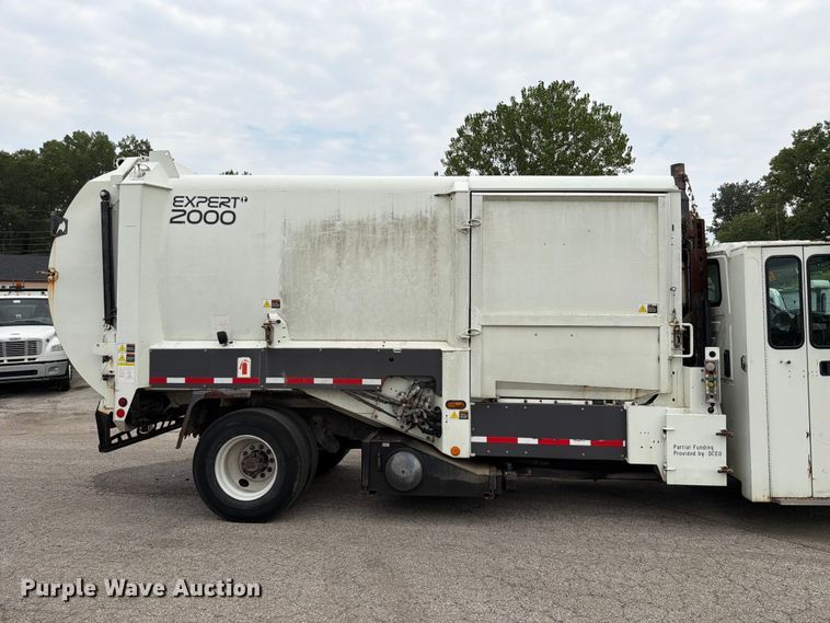 image for item FT6119 2009 International 7400 SBA refuse truck
