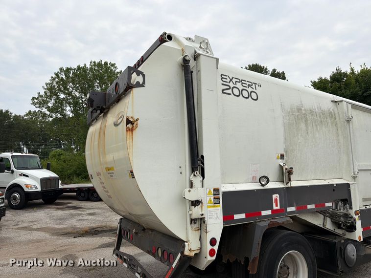 image for item FT6119 2009 International 7400 SBA refuse truck