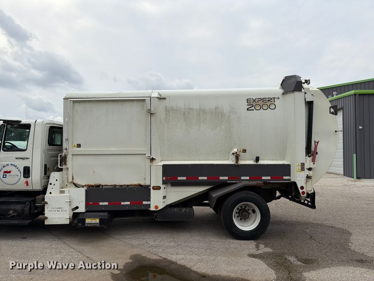 image for item FT6119 2009 International 7400 SBA refuse truck