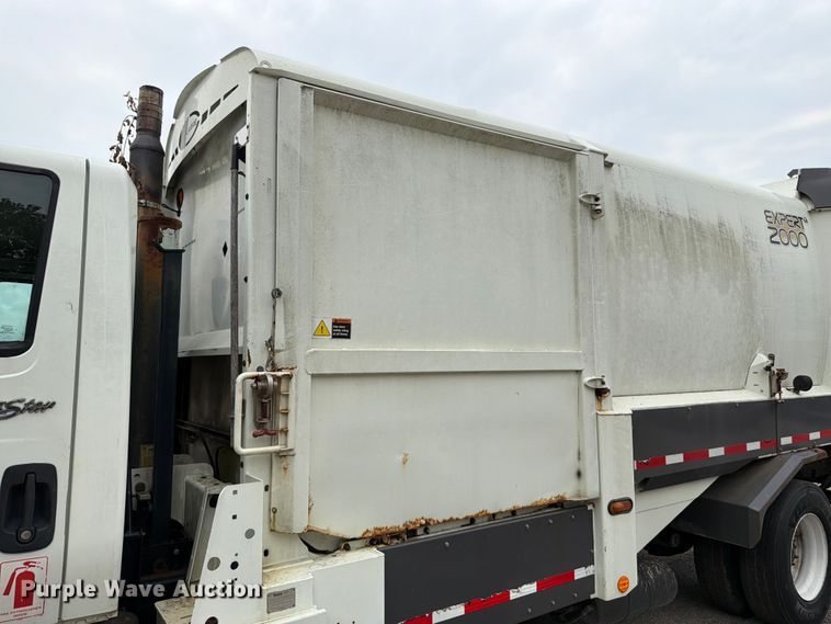 image for item FT6119 2009 International 7400 SBA refuse truck