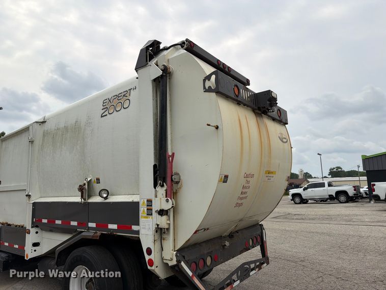 image for item FT6119 2009 International 7400 SBA refuse truck