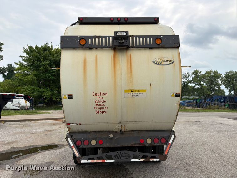 image for item FT6119 2009 International 7400 SBA refuse truck