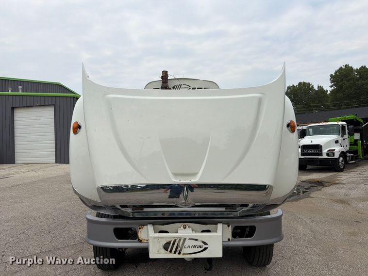image for item FT6119 2009 International 7400 SBA refuse truck