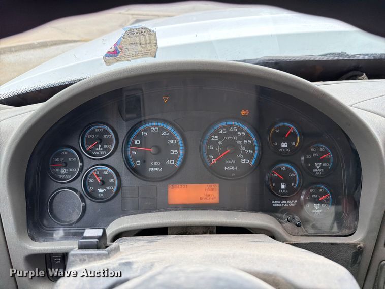 image for item FT6119 2009 International 7400 SBA refuse truck