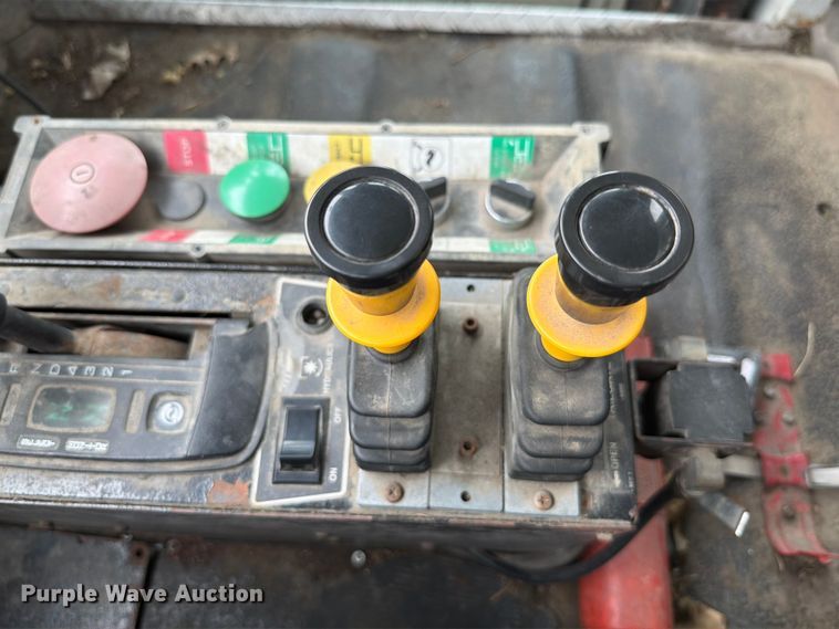 image for item FT6119 2009 International 7400 SBA refuse truck