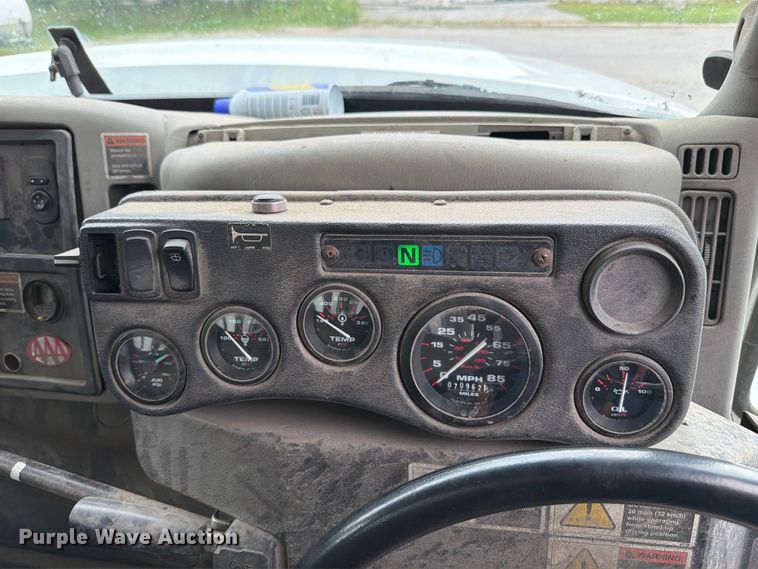 image for item FT6119 2009 International 7400 SBA refuse truck