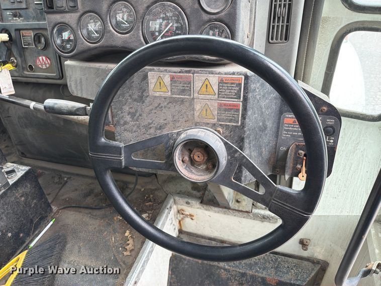 image for item FT6119 2009 International 7400 SBA refuse truck