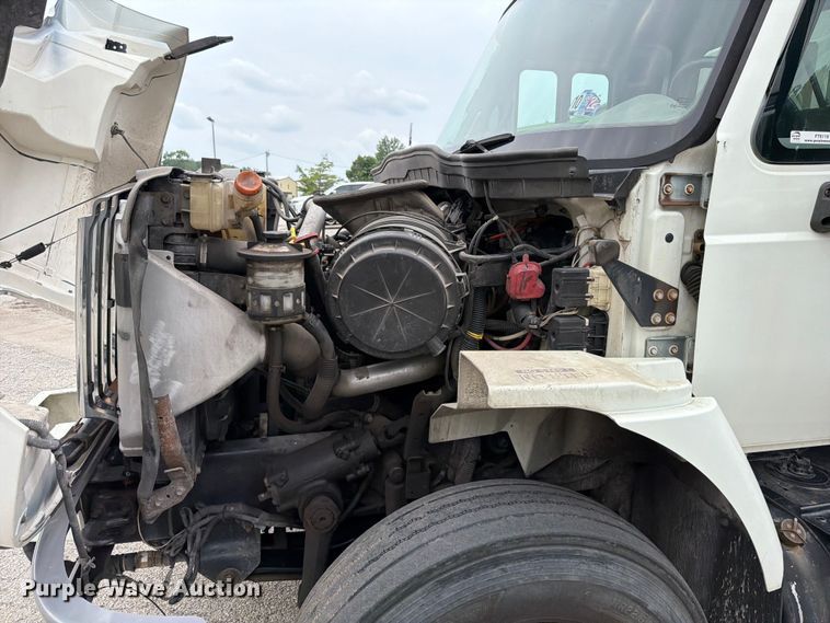 image for item FT6119 2009 International 7400 SBA refuse truck