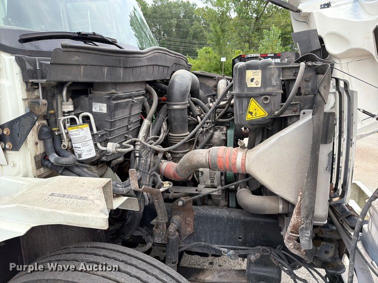 image for item FT6119 2009 International 7400 SBA refuse truck
