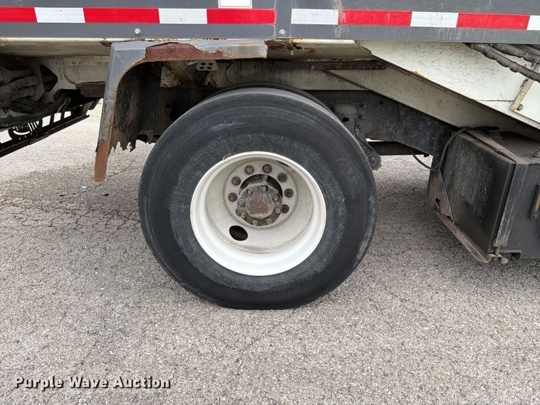 image for item FT6119 2009 International 7400 SBA refuse truck