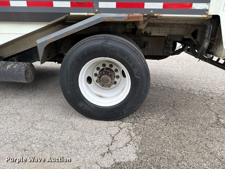 image for item FT6119 2009 International 7400 SBA refuse truck